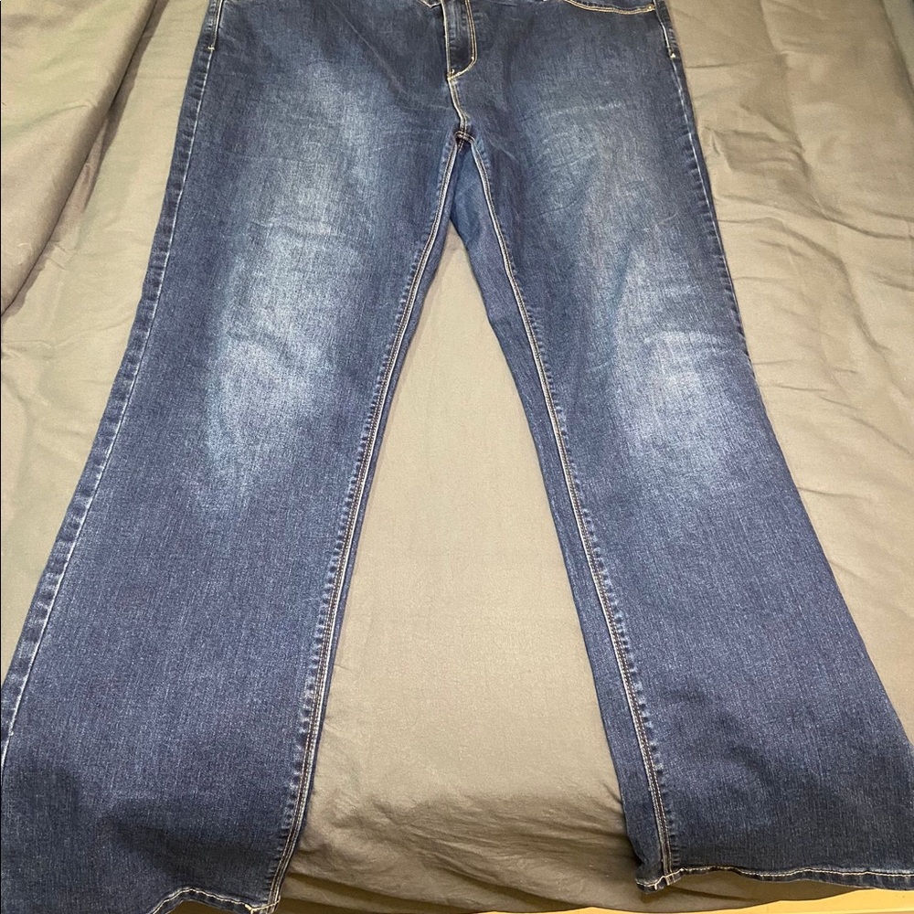 Ladies buffalo jeans. New with no tag.